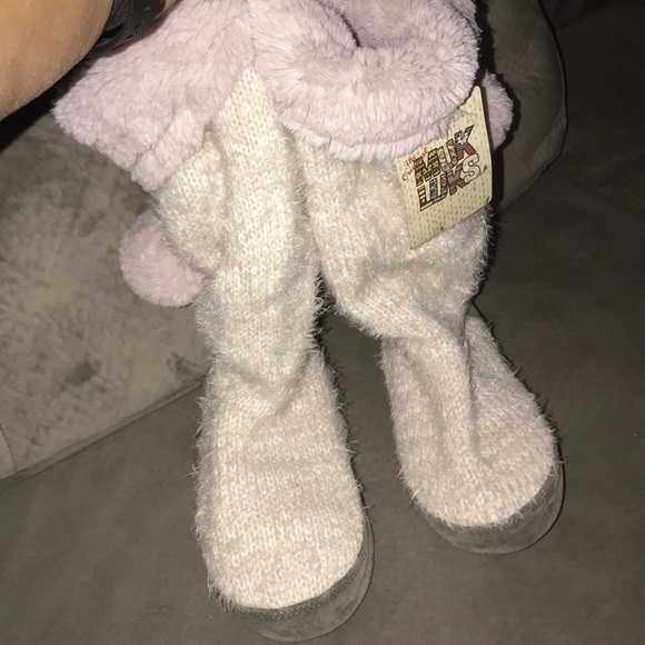 Muk Luks - Picture 2 of 4